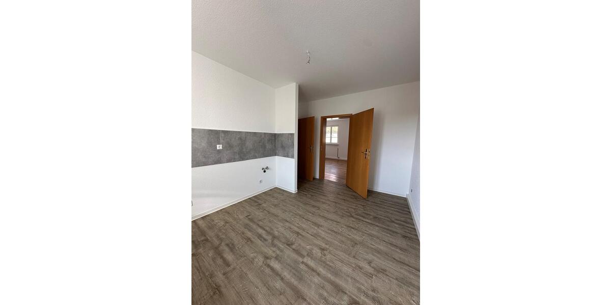 Etagenwohnung Lauta - 2 Zimmer, 54 m&sup2;, 320&euro; | Angebot:25887093