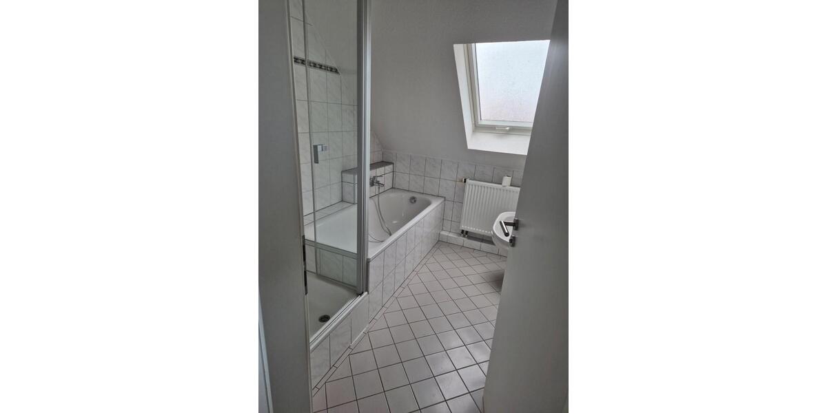 Dachgeschoßwohnung Knüllwald - 4 Zimmer, 80 m&sup2;, 740&euro; | Angebot:26006072