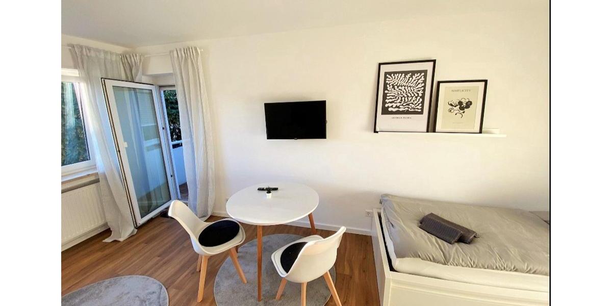 möbliertes WG-Zimmer mit Wlan, Smart-TV, eigener Balkon, Bad, Wc und Küche zur Teilung, Waschmaschine, Trockner 1 zimmer
