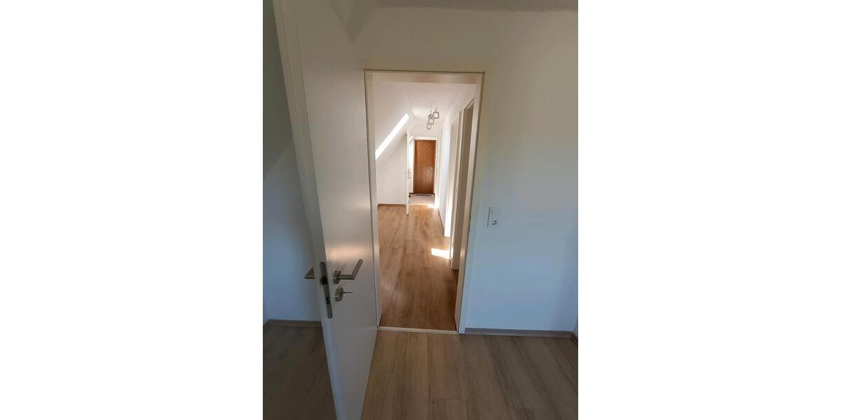 Dachgeschoßwohnung Lennestadt - 1 Zimmer, 45 m&sup2;, 420&euro; | Angebot:26335301