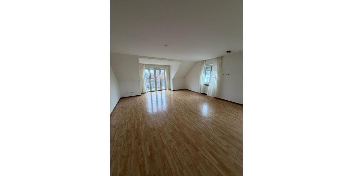 Dachgeschoßwohnung Nittenau - 2 Zimmer, 70 m&sup2;, 700&euro; | Angebot:25309041