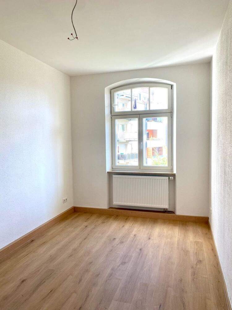 Renovierte JugendstilWohnung mit Süd-Balkon in ruhiger Anwohnerstraße