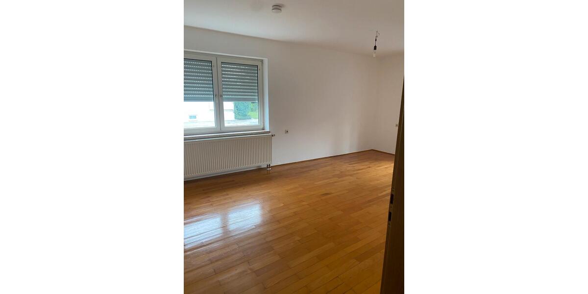 4-Zimmer-Wohnung in Tegernheim ab 01.04.2026 zu vermieten 4 zimmer