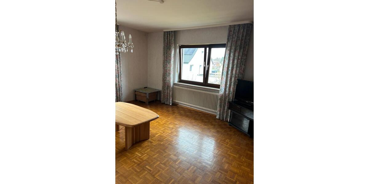 Etagenwohnung Pommelsbrunn - 6 Zimmer, 120 m&sup2;, 1.200&euro; | Angebot:25881522