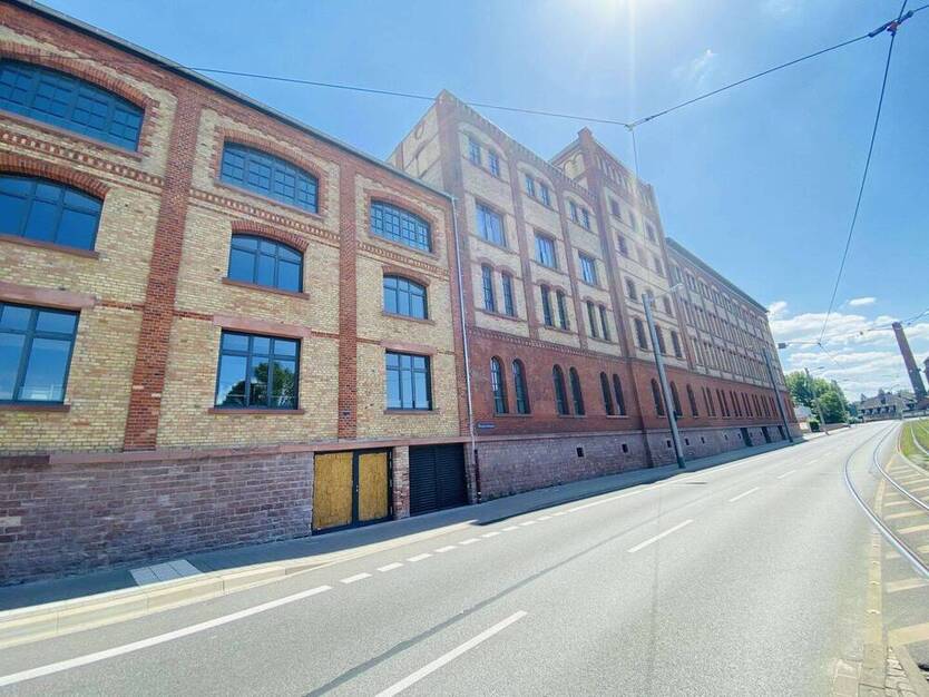 Elegante & teilklimatisierte 4 ZKD-Wohnung mit moderner Einbauküche, nähe MMT Campus & UMM