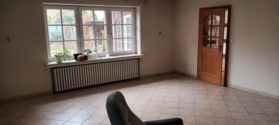 Erdgeschoßwohnung Gifhorn - 4 Zimmer, 140 m&sup2;, 1.350&euro; | Angebot:24627139