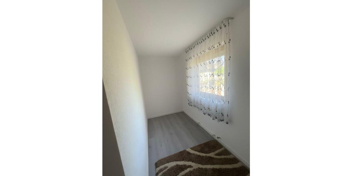 Erdgeschoßwohnung Neuenstadt am Kocher - 3 Zimmer, 100 m&sup2;, 1.100&euro; | Angebot:24719609