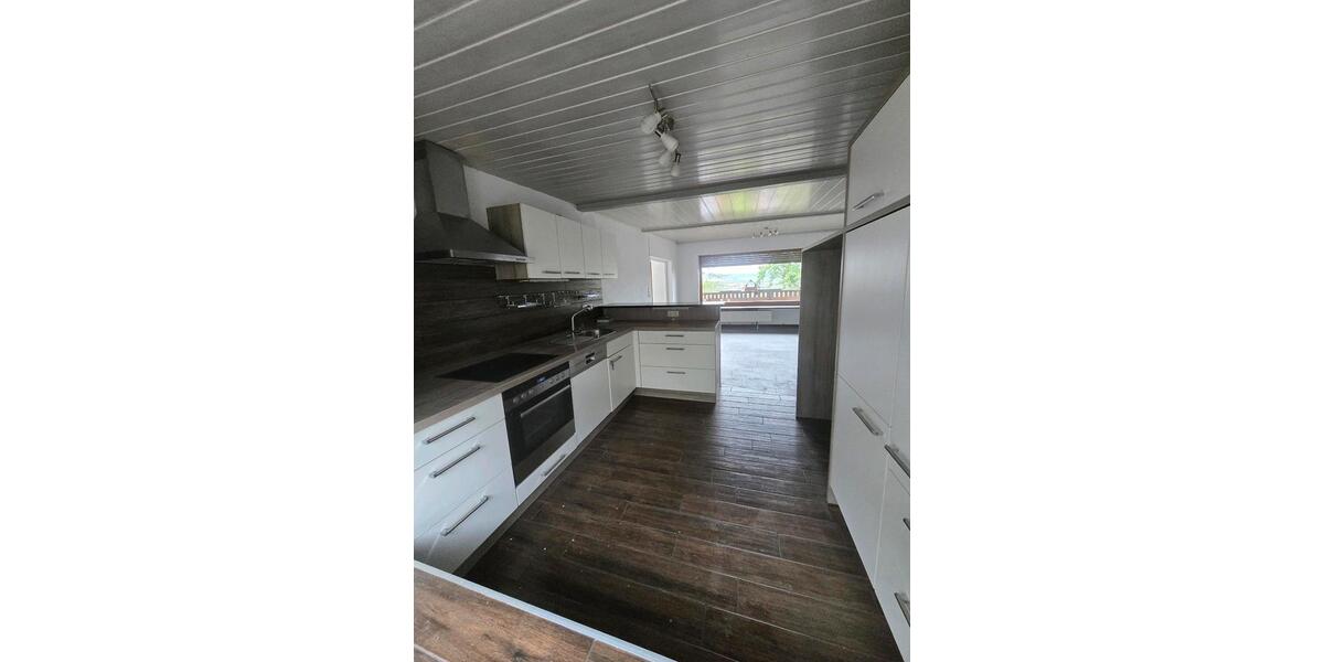 Erdgeschoßwohnung Bad Neustadt an der Saale - 3 Zimmer, 100 m&sup2;, 1.250&euro; | Angebot:26561792