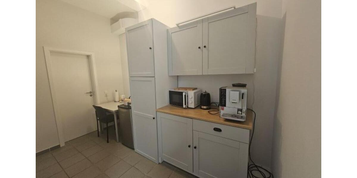 Leopoldshöhe PhysiopaxisBüroraum zur vermieten ca.80m²(50+30m²) zimmer