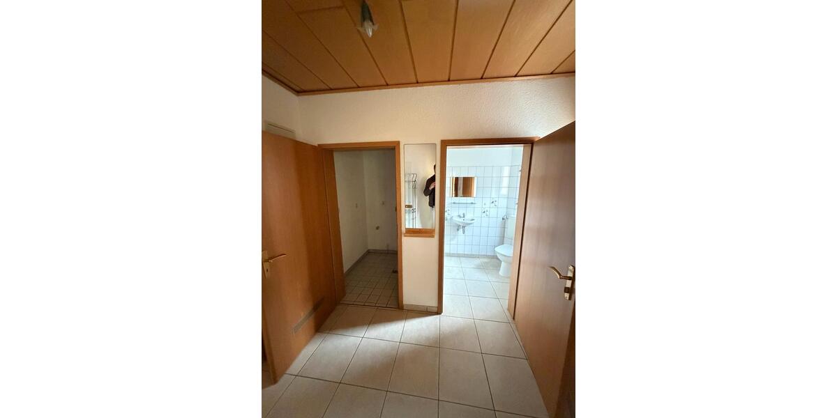 Gepflegtes Einfamilienhaus mit 3 Garagen in Mannheim-Käfertal 4 zimmer