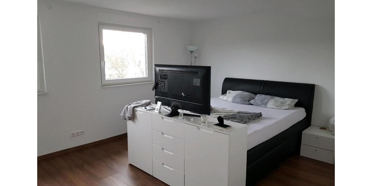 Dachgeschoßwohnung Nürtingen - 3 Zimmer, 80 m&sup2;, 1.000&euro; | Angebot:26578990