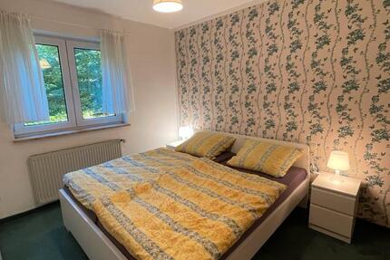 2-Zimmer Wohnung im Grünen mit Balkon zimmer