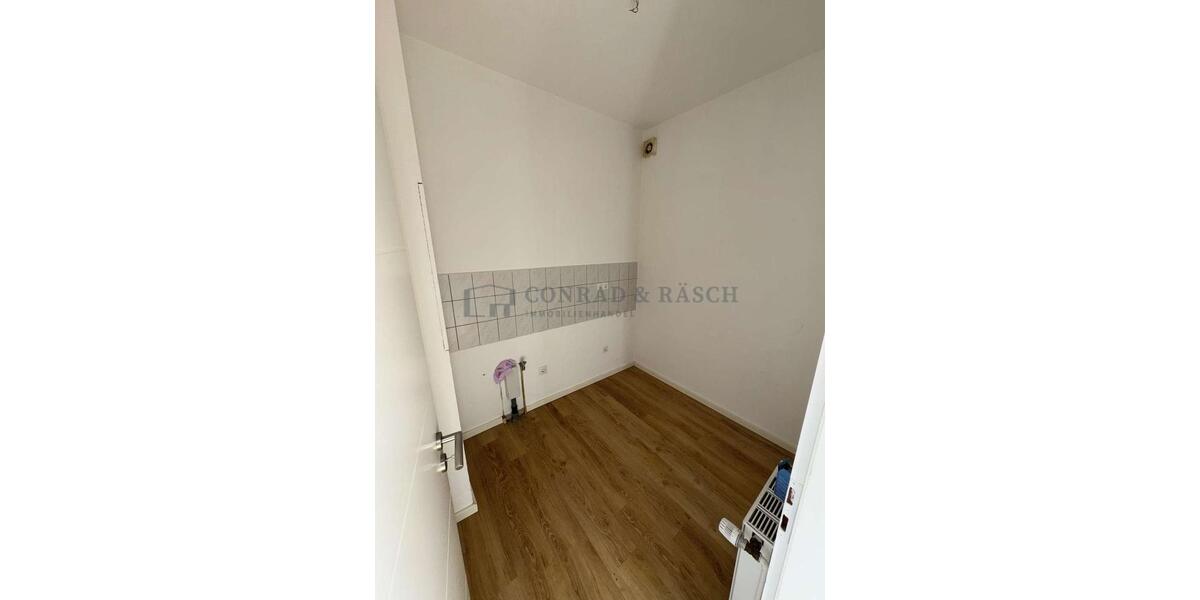 Geräumige 3-12-Zimmer-Wohnung mit Stellplatz – Ihr neues Zuhause wartet 4 zimmer