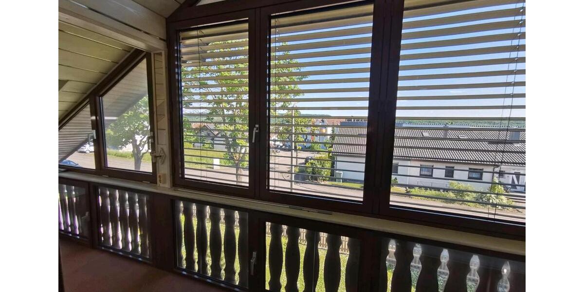 Dachgeschoßwohnung Knittlingen - 3 Zimmer, 75 m&sup2;, 750&euro; | Angebot:25022210