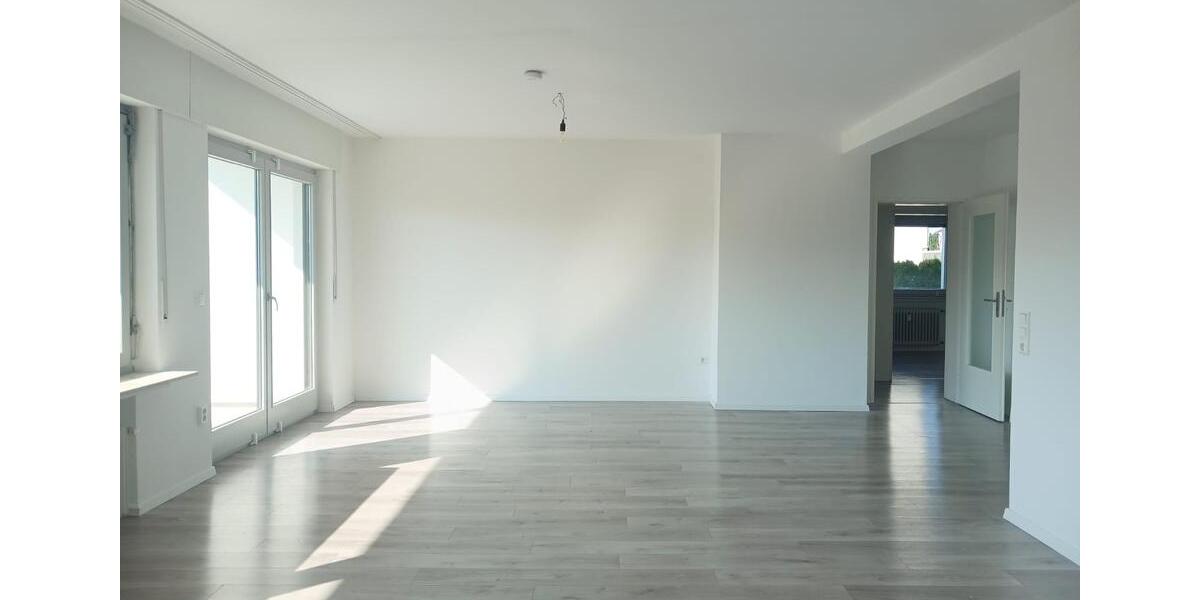 Etagenwohnung Lemgo - 4 Zimmer, 116 m&sup2;, 1.200&euro; | Angebot:26044708