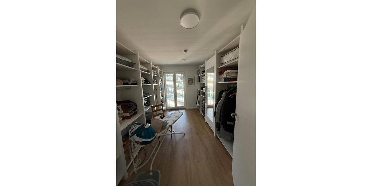 Etagenwohnung Köln Rodenkirchen - 4 Zimmer, 133 m&sup2;, 2.660&euro; | Angebot:26587517