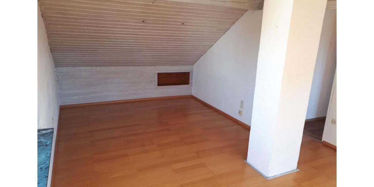 Maisonettenwohnung Friedrichshafen - 4 Zimmer, 130 m&sup2;, 1.180&euro; | Angebot:26034158