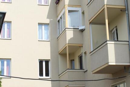 4 Raum Wohnung mit Balkon