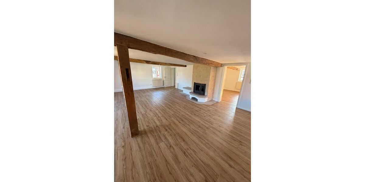 Etagenwohnung Schwalmstadt - 5 Zimmer, 145 m&sup2;, 950&euro; | Angebot:25298613