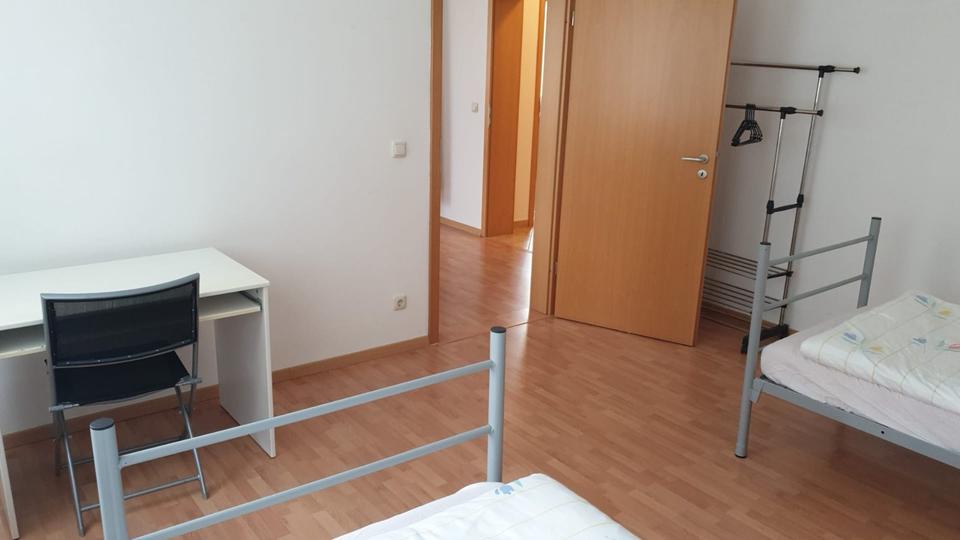 Wohnen auf Zeit Meerane - 2 Zimmer, 68 m&sup2;, 12&euro; | Angebot:26278601