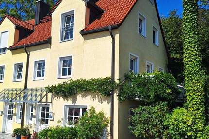 **Natur pur** Ansprechende DHH mit Terrasse, Balkon und moderner EBK in Freising (S1) 5 zimmer