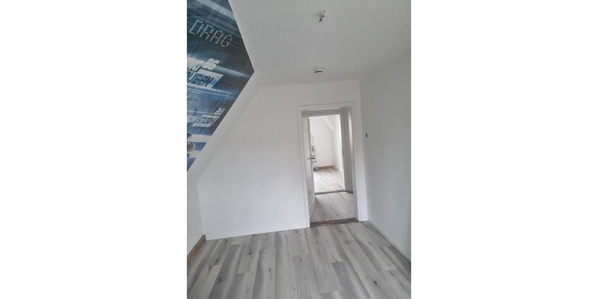 Dachgeschoßwohnung Saalfeld (Saale) - 3 Zimmer, 45 m&sup2;, 430&euro; | Angebot:25906016