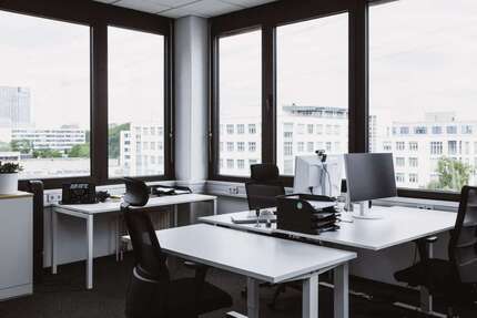 Büro in Stuttgart 15.000 € 600 m²