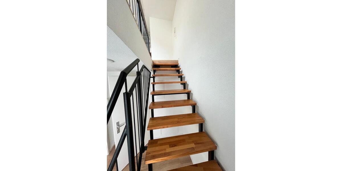 Dachgeschoßwohnung Reutlingen - 2 Zimmer, 60 m&sup2;, 1.200&euro; | Angebot:24785900