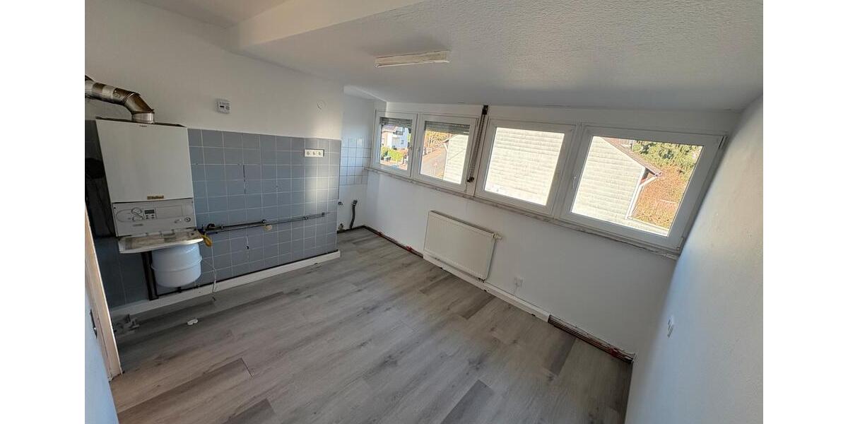 Dachgeschoßwohnung Saarlouis - 3 Zimmer, 90 m&sup2;, 700&euro; | Angebot:26504364