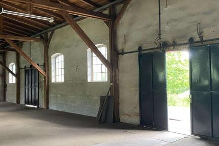 Lagerfläche 180 m² - Halle für Spedition, Handel, u.ä. - auch für Anlieferung großer LKW, Sattelzüge