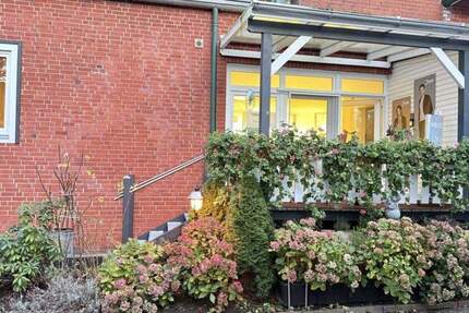 Kleine Gewerbefläche für Büro oder Praxis mit Einbauküche in rückwärtiger Citylage zimmer