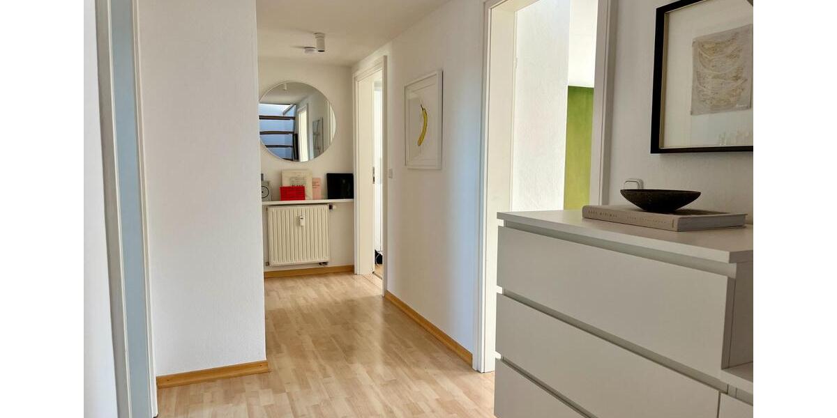 Untermiete (2-4 Monate) + Hofgarten + 63qm + 3Zi. + Dachterrasse 3 zimmer
