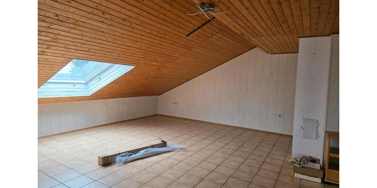 Dachgeschoßwohnung Wallhausen - 3.5 Zimmer, 125 m&sup2;, 890&euro; | Angebot:25638397