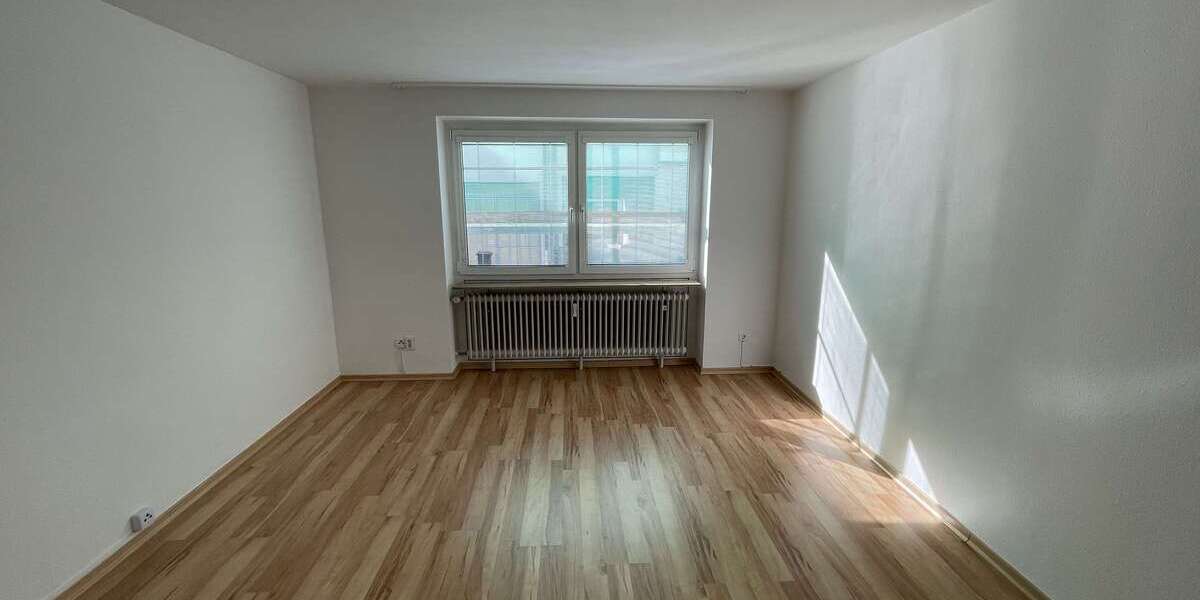 Etagenwohnung Pforzheim - 2 Zimmer, 55 m&sup2;, 560&euro; | Angebot:27042849