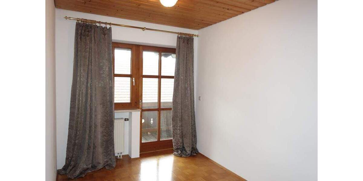 Doppelhaushälfte Laberweinting - 4 Zimmer, 163 m&sup2;, 1.000&euro; | Angebot:25731125
