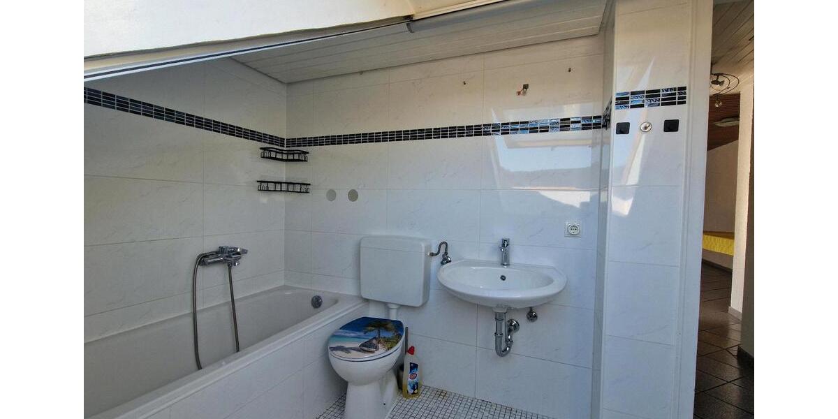 Dachgeschoßwohnung Bad Dürkheim - 2 Zimmer, 61 m&sup2;, 800&euro; | Angebot:25614283