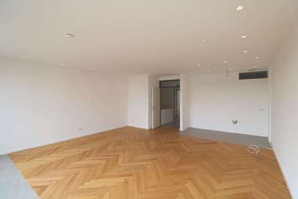 Wohnung Augsburg Hochfeld - 2 Zimmer, 84 m&sup2;, 1.430&euro; | Angebot:26779600