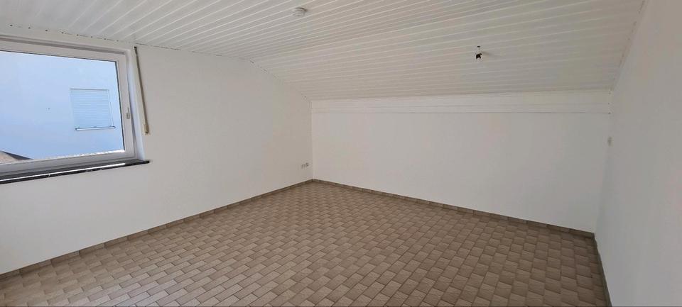 Dachgeschoßwohnung Dorfen - 2 Zimmer, 70 m&sup2;, 1.200&euro; | Angebot:26032308