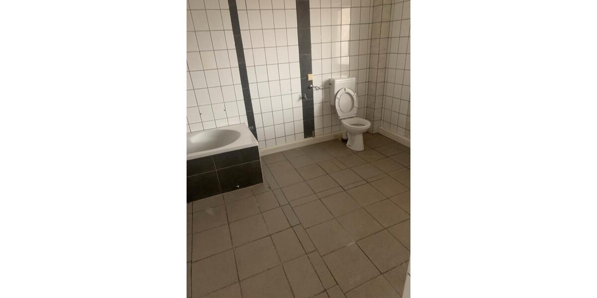 Erdgeschoßwohnung Sollstedt - 5 Zimmer, 140 m&sup2;, 750&euro; | Angebot:19078264
