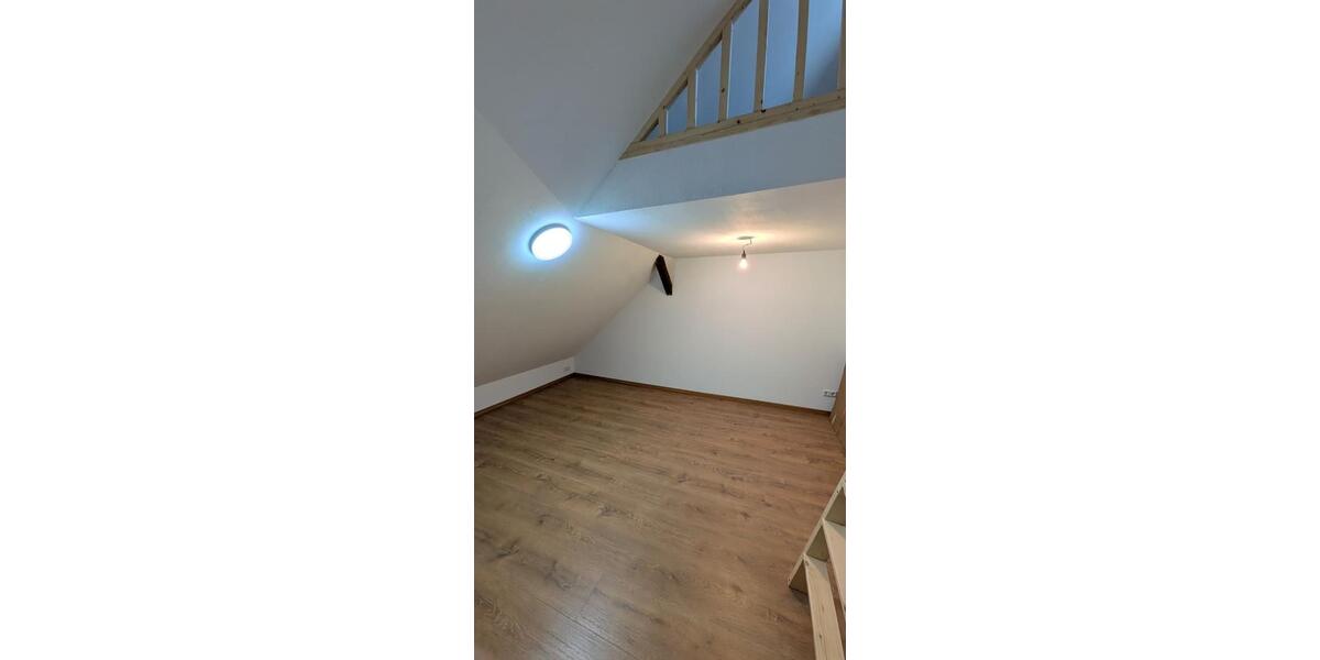 Dachgeschoßwohnung Freiberg - 3 Zimmer, 90 m&sup2;, 750&euro; | Angebot:24534198