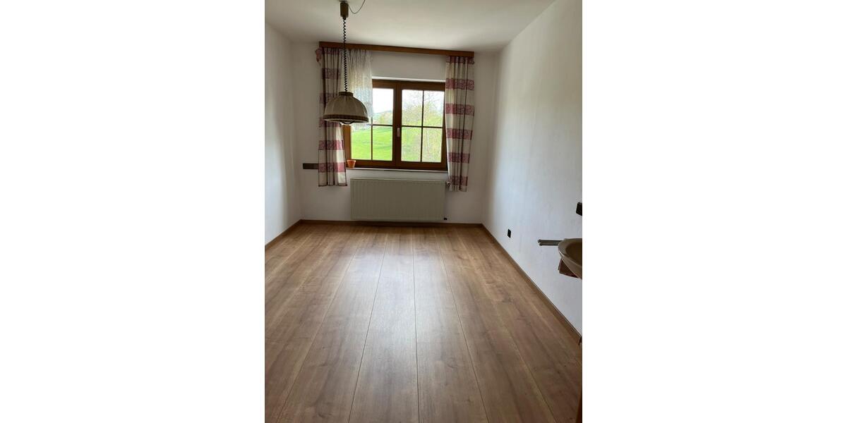 Erdgeschoßwohnung Gersfeld (Rhön) - 5 Zimmer, 123 m&sup2;, 890&euro; | Angebot:26620836