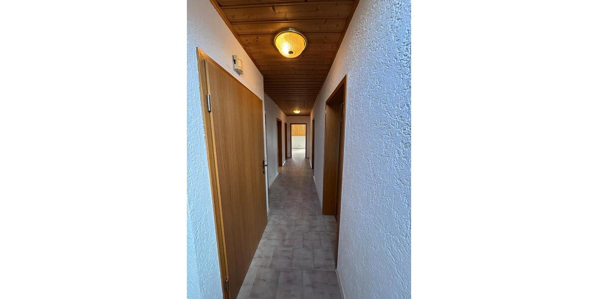 Dachgeschoßwohnung Sauerlach - 3 Zimmer, 80 m&sup2;, 1.550&euro; | Angebot:26494711