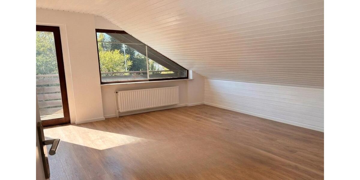Dachgeschoßwohnung Otterbach - 4 Zimmer, 120 m&sup2;, 1.250&euro; | Angebot:26115257