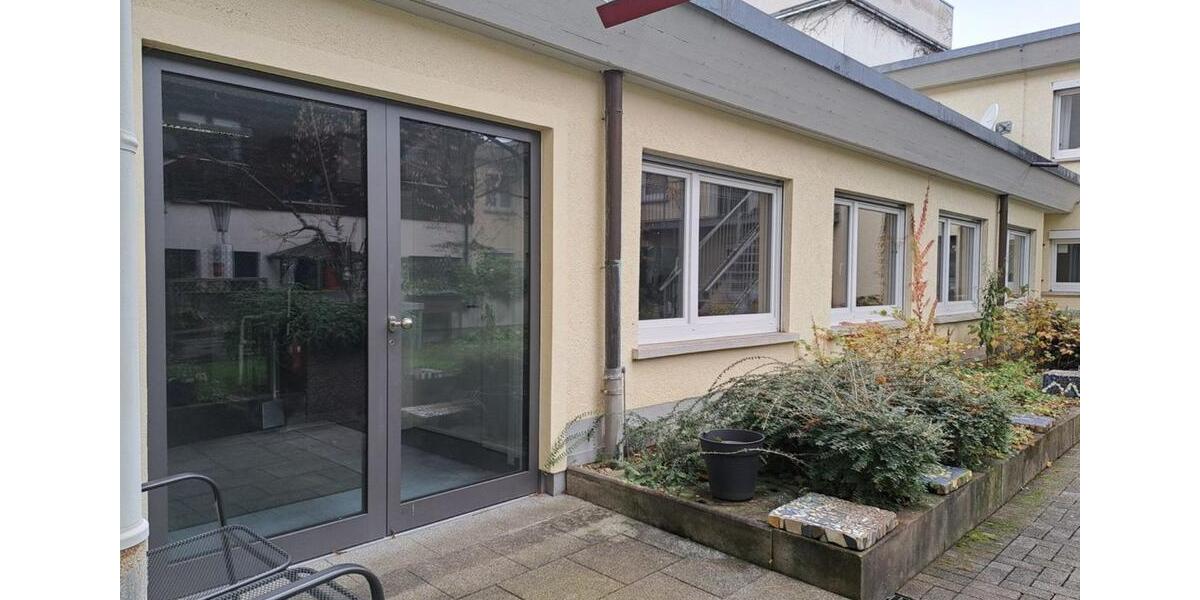 Büro-Gewerbefläche FR Innenstadt - 164 qm im EG + 68 qm Keller zimmer