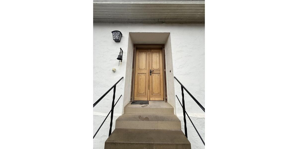 Einfamilienhaus Sinsheim - 9 Zimmer, 390 m&sup2;, 3.500&euro; | Angebot:25804568