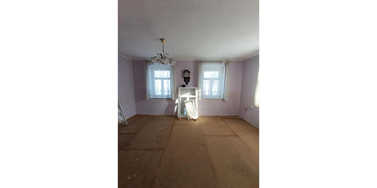 Einfamilienhaus Neustadt in Sachsen - 6 Zimmer, 140 m&sup2;, 200&euro; | Angebot:24863011