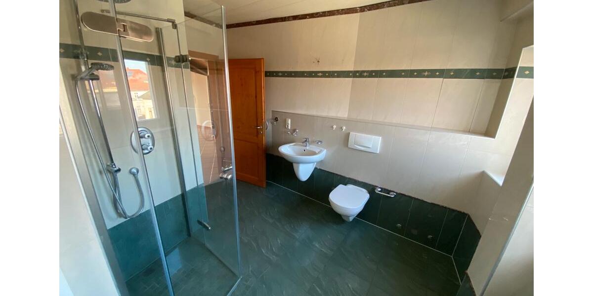 Dachgeschoßwohnung Parchim - 3 Zimmer, 105 m&sup2;, 1.195&euro; | Angebot:25832046