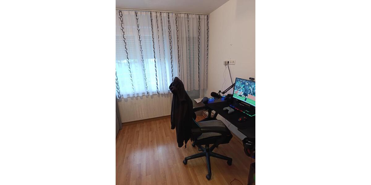 Etagenwohnung Rothenburg ob der Tauber - 4 Zimmer, 97 m&sup2;, 1.050&euro; | Angebot:26610677