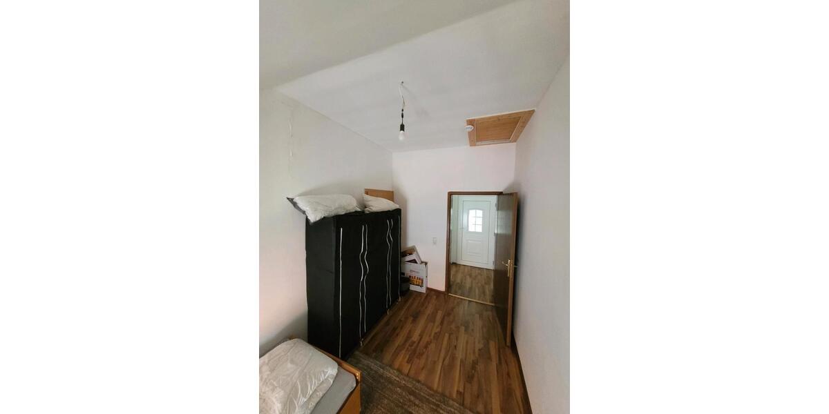 Dachgeschoßwohnung Weißenfels - 2 Zimmer, 42 m&sup2;, 450&euro; | Angebot:26381338