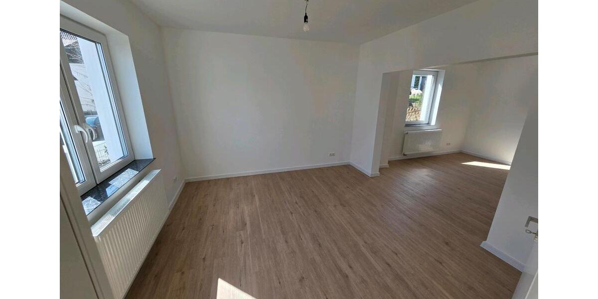 Einfamilienhaus Sundern (Sauerland) - 4 Zimmer, 140 m&sup2;, 1.400&euro; | Angebot:25975946